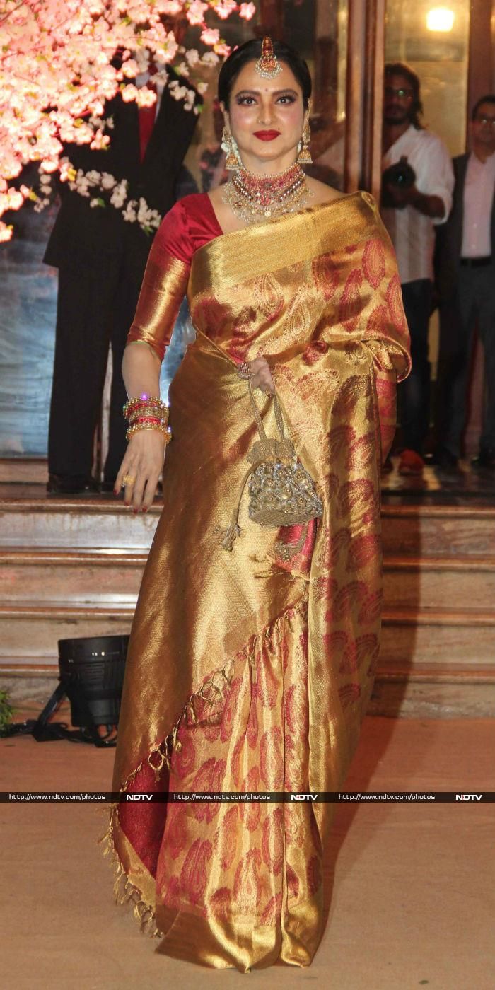 rekha wearing traditional banarasi saree 